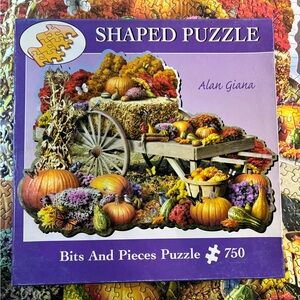 3/$20 🧩 Autumn Harvest by Alan Giana 750 Piece Shaped Puzzle - Bits & Pieces